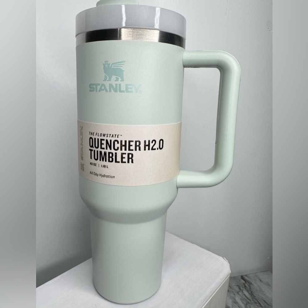 Stanley FlowState Quencher H2.0 Tumbler / 40oz / Color: Mist / light Green - Picture 2 of 9